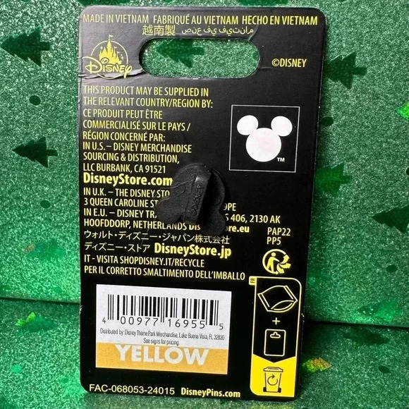 Winnie the Pooh Halloween Glow-in-the-Dark Pin NWT - Picture 5 of 6